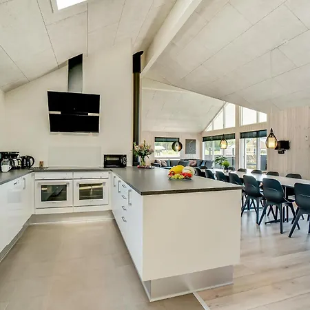 8 Bedroom Cozy In Nørre Nebel