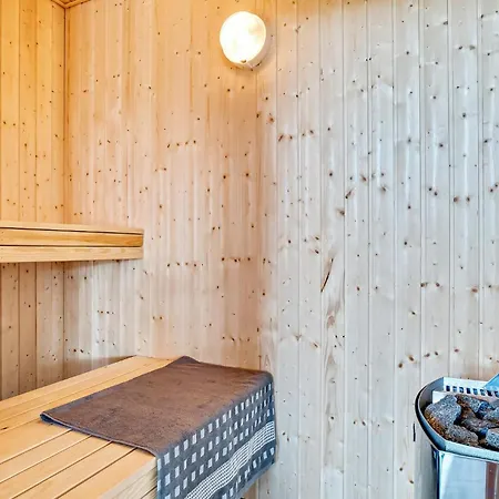 8 Bedroom Cozy In Holiday home *