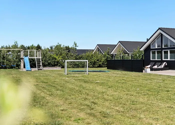 Holiday home 8 Bedroom Cozy In *