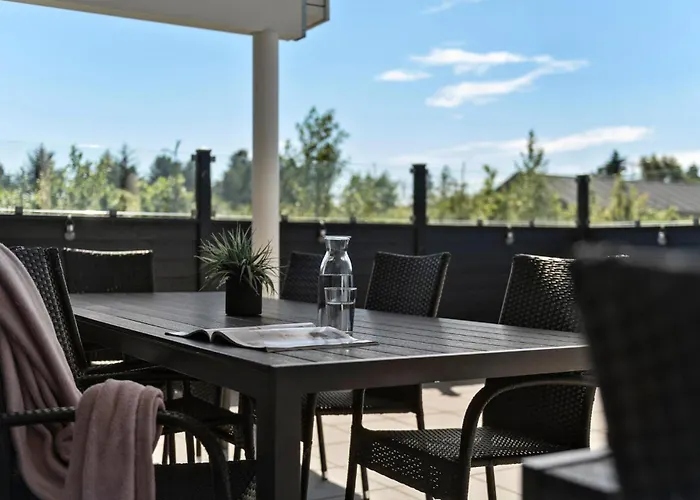 8 Bedroom Cozy In Holiday home *