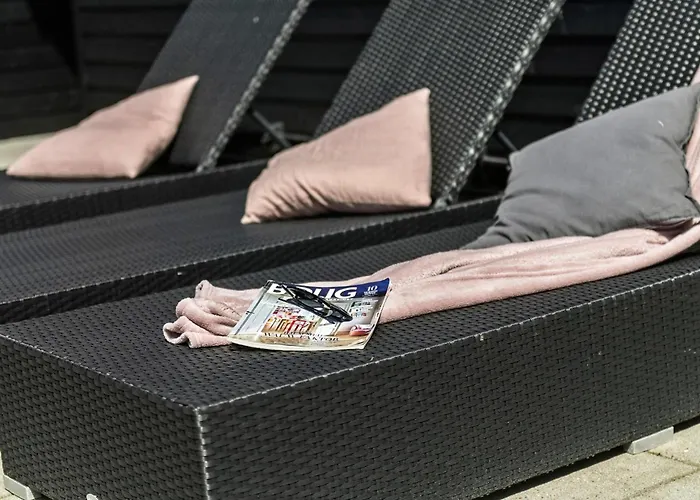 8 Bedroom Cozy In Holiday home *